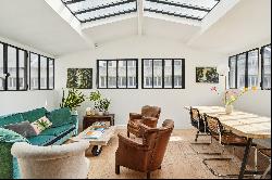 Paris 3rd - Bright Family Apartment with Glass Roof in the Heart of the Marais.