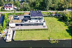 Exclusive Luxury Villa on the Vinkeveense Plassen