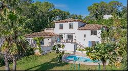 Spacious family property in Valbonne