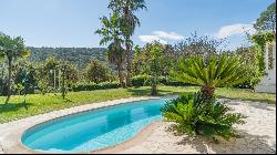 Spacious family property in Valbonne