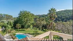 Spacious family property in Valbonne