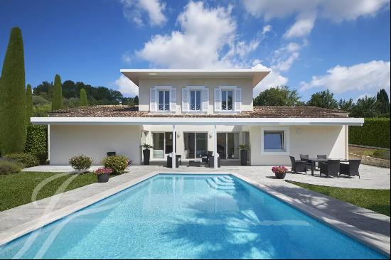 Your future villa just a stone's throw from Valbonne village