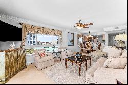 Gulf-Front Condo With Multiple Balconies In Heart Of Destin