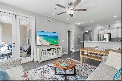 Spacious Remodeled Townhome Close To Pool And Beach