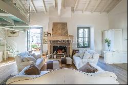 Incomparable apartment with terrace in the historic center