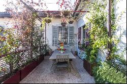 Incomparable apartment with terrace in the historic center