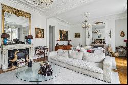 Paris XVI - Magnificent apartment with all the charm of the old