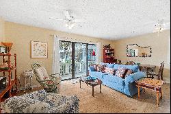 Charming First-Floor Beachside Retreat With Community Pool And Tennis Courts