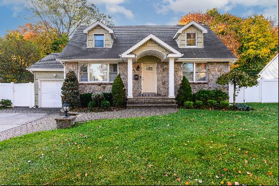 110 Parkway Drive,Westbury, NY, 11590