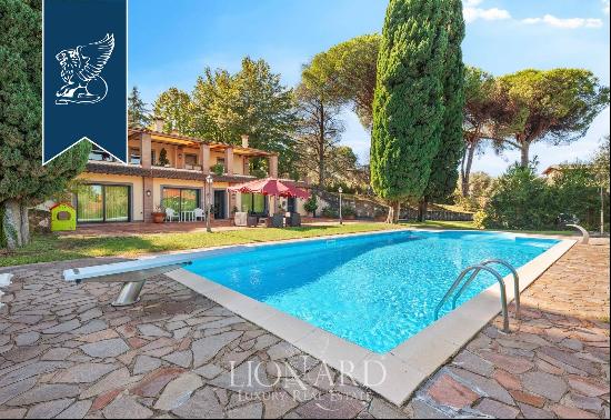 Prestigious detached villa for sale on the Colli Albani, on the outskirts of Rome