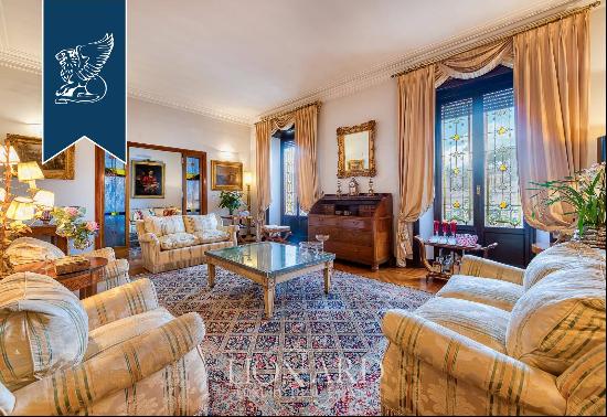 An elegant flat for sale in a period building in Rome's green district