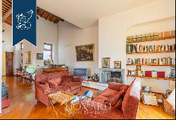 Large, renovated flat with a private garden for sale in Poggio Imperiale, Florence