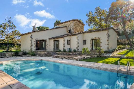 **Provencal Villa in Valbonne - Charming Property with Open Views**