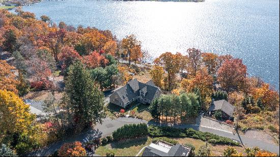 Incredible Views of Candlewood Lake