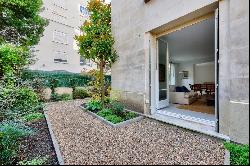 Paris 16th District – A one-bed apartment with a garden