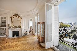 Paris 4th District – An ideal pied a terre