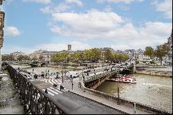 Paris 4th District – An ideal pied a terre