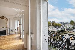 Paris 4th District – An ideal pied a terre