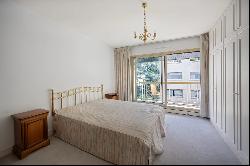 Neuilly-sur-Seine - Great potential for a 6-bed apartment