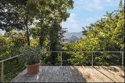 Architect-designed villa in Gravelone overlooking the castles of Sion