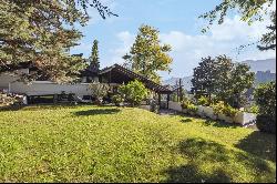 Architect-designed villa in Gravelone overlooking the castles of Sion