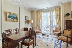 Neuilly-sur-Seine - A 4-bed family apartment