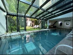 Paris 16th District - An exceptional property with a swimming pool