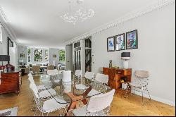 Paris 16th District - An exceptional property with a swimming pool