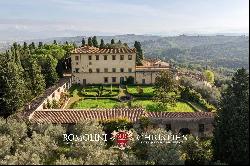 PERIOD VILLA FOR SALE JUST 15 MINUTES FROM THE HISTORICAL CENTER OF FLORENCE