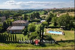 FARMHOUSE WITH POOL FOR SALE ALONG THE RIVER IN TUSCANY, SIENA