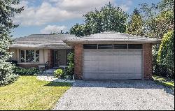 14 Rollscourt Dr