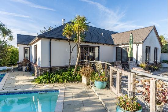 Contemporary Bungalow In Park Estate