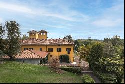 Estate with extensive grounds and spectacular views of the Piedmont Alps