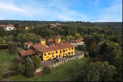 Estate with extensive grounds and spectacular views of the Piedmont Alps