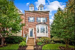 Townhouse in Mays Chapel