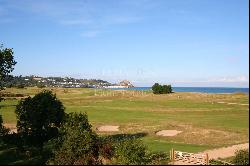 Prestigious Apartment Overlooking The Royal Jersey Golf Course