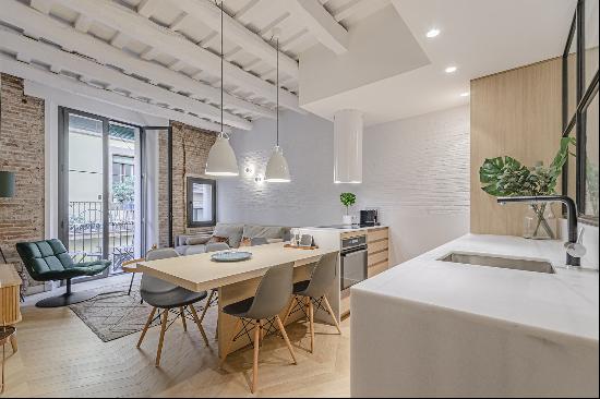 Beautiful and authentic loft style apartment in central El Born