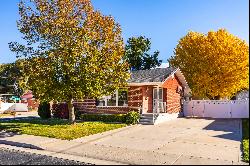 Spacious Brick Rambler with Mountain Views