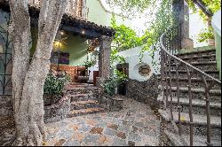 Casa Quetzal Hotel