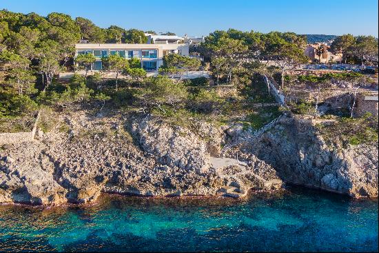 Exclusive villa with access to the sea, Mallorca