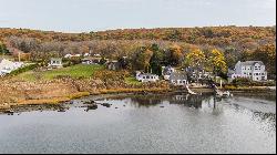 Charming Waterfront Cottage