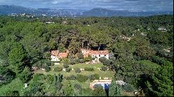 Propriété d'exception à Mougins : Bastide Provençale avec vue mer et terrain de…