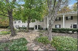 Beautiful, Renovated Two Story Home in Gated Essex House in Historic Vinings