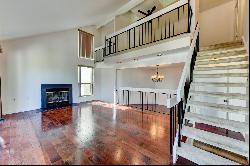 Comfortable Well Appointed "The Cedars" Townhome