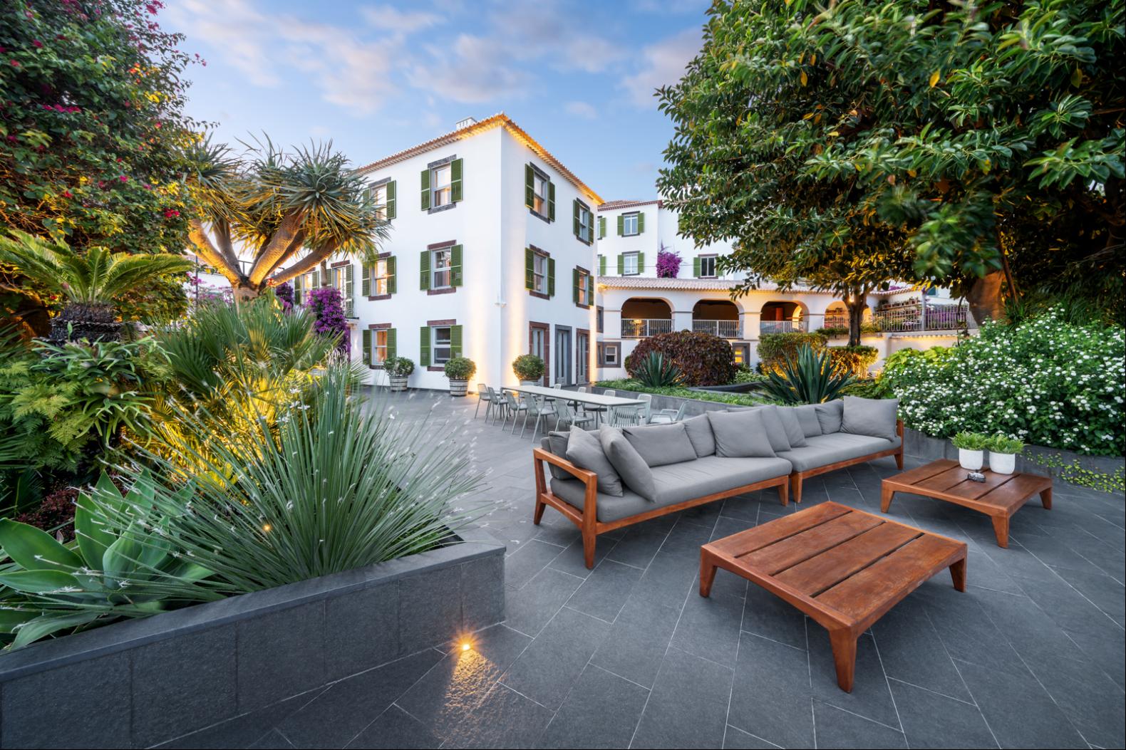 Luxury Property in Madeira - Stunning Views & Versatile Investment