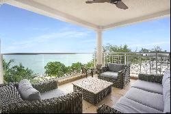 Seabreeze on Seven Mile Beach - 4 bed plus den