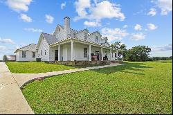 Stunning Farmhouse with Pool & Guest House!