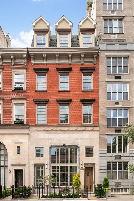 Modern Marvel in Historic Chelsea: A Townhouse Masterpiece for Discerning Buyers