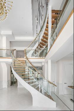 Modern Marvel in Historic Chelsea: A Townhouse Masterpiece for Discerning Buyers