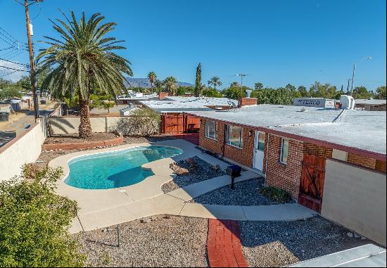 6735 E 17th Street, Tucson, AZ 85710